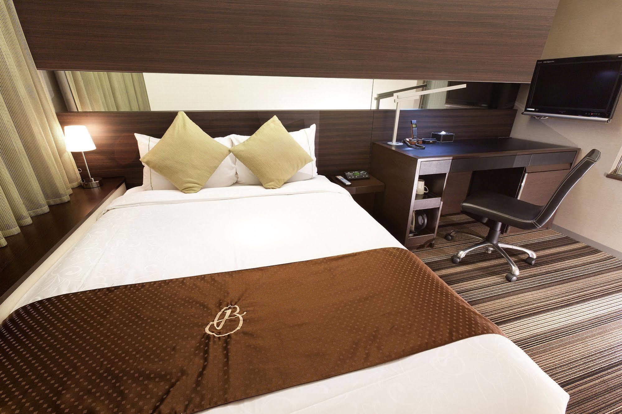 โรงแรมไบร์ทตัน ซิตี้ คิตาฮามะ 4*
